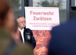 Eingeweiht In Jena Neue Feuer  Und Rettungswache In Zwaetzen 25